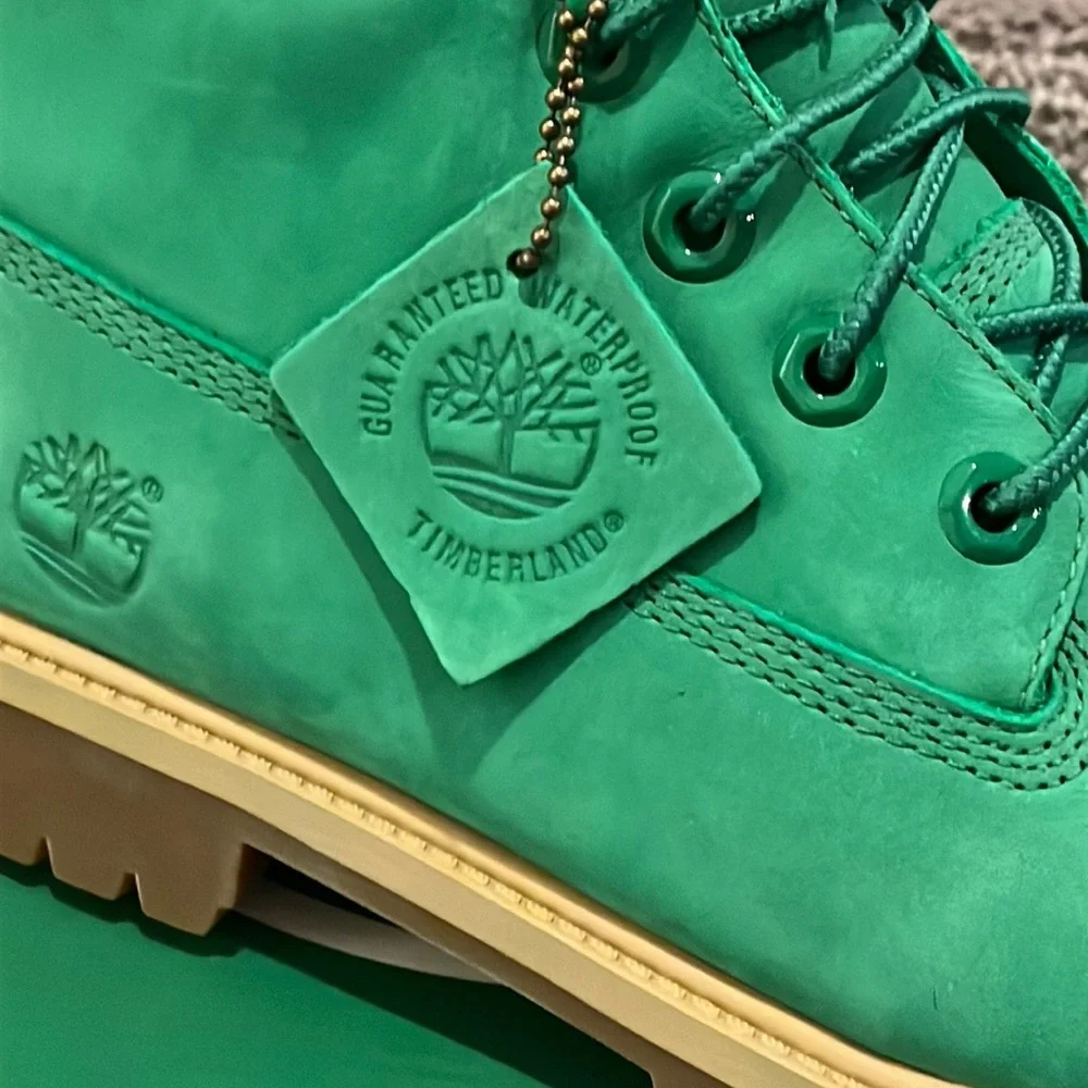 Timberland x Villa 6” Premium WPBT bright green Boots Boys size 6.5 Junior Youth